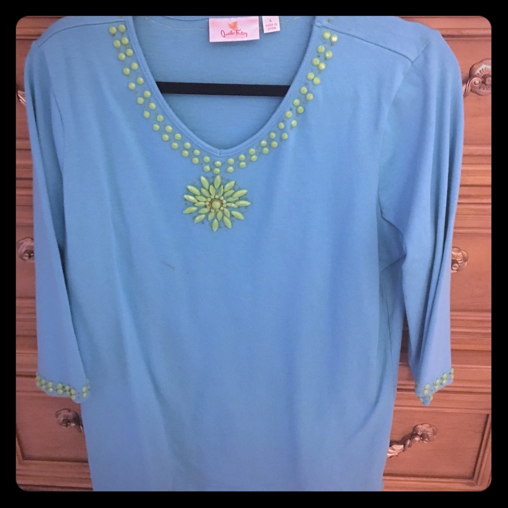 Super cute turquoise top
